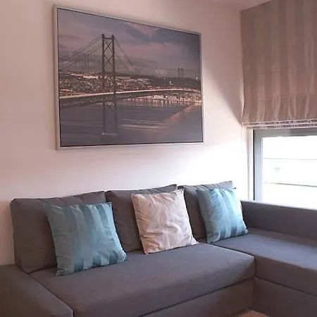 Deluxe * Lisbon